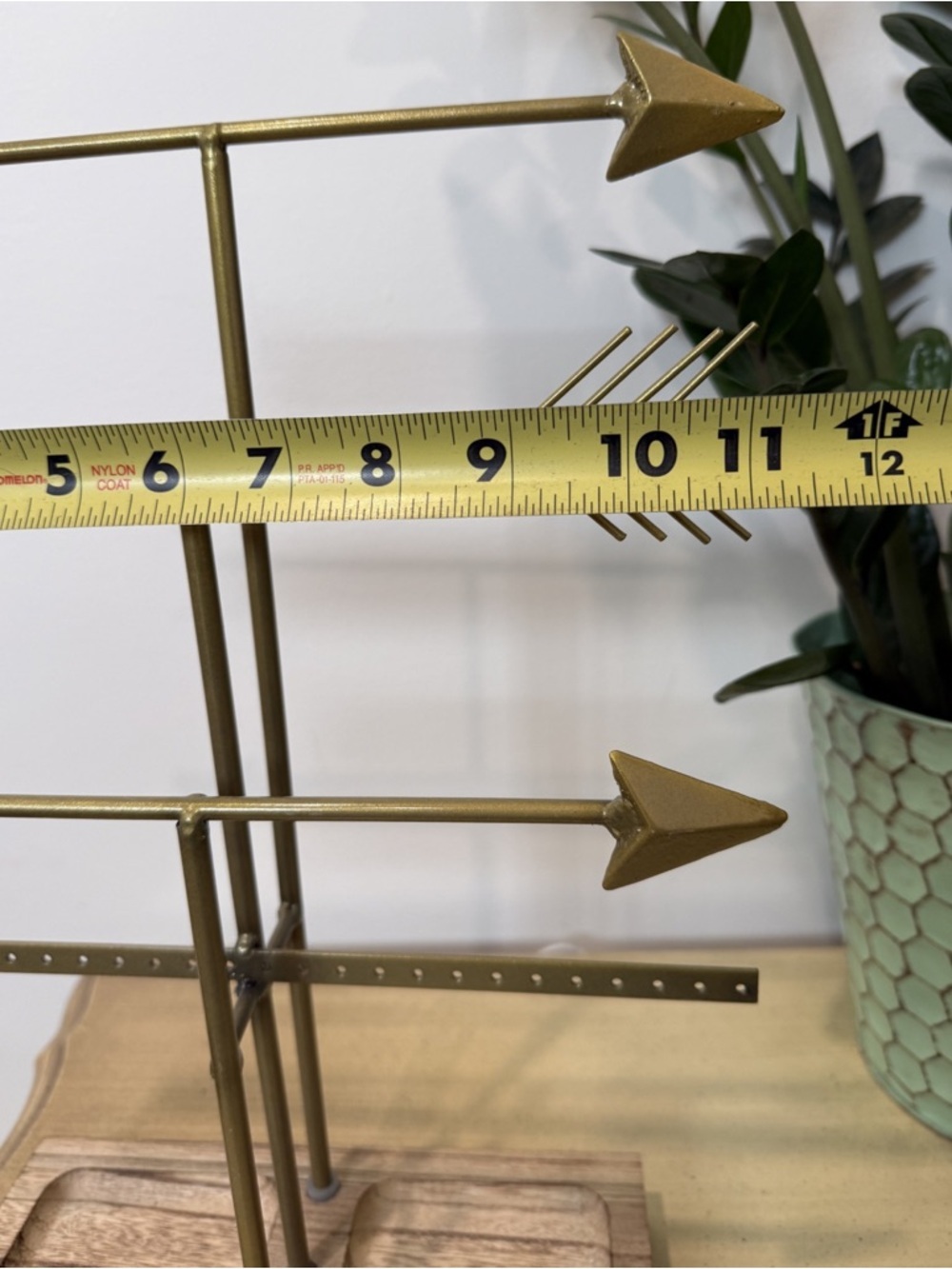 Gold Arrow Jewelry Stand Holder Wooden Base Organizer - Picture 7 of 7